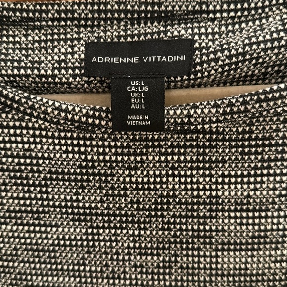 NWT Knee-length black birdseye knit dress with front pockets - Picture 2 of 8